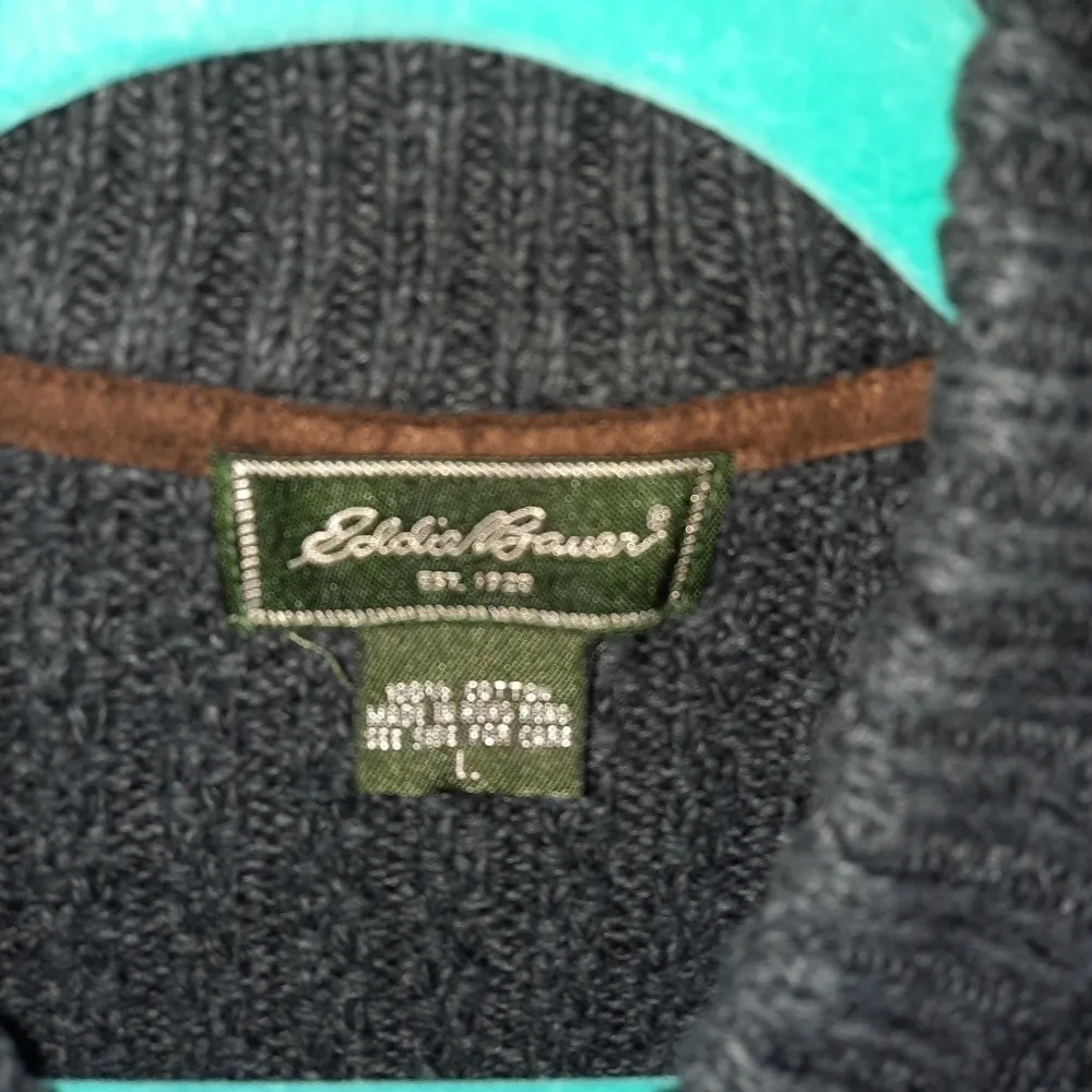 🌟 Eddie Bauer sweater size large