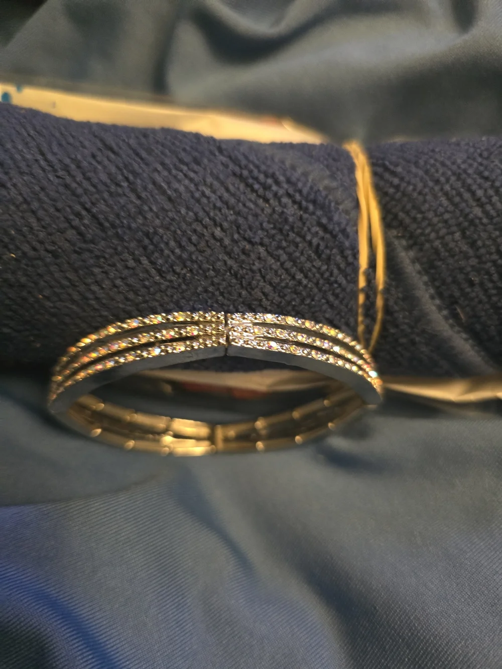 N/A elegant gold