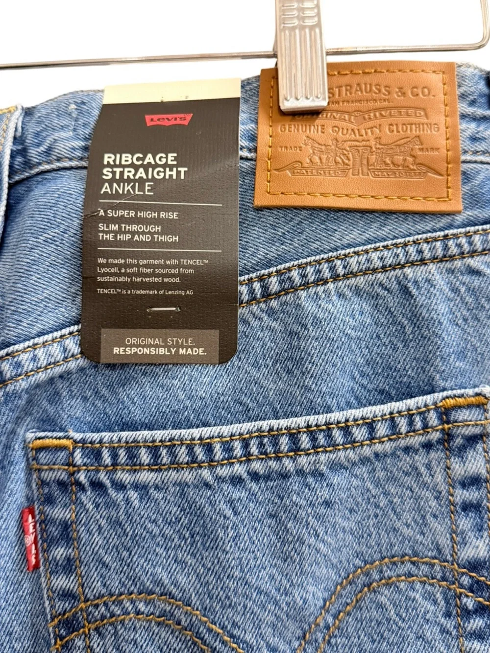 NWT Levi’s Ribcage Straight Ankle Jeans W28 L27 Medium Wash