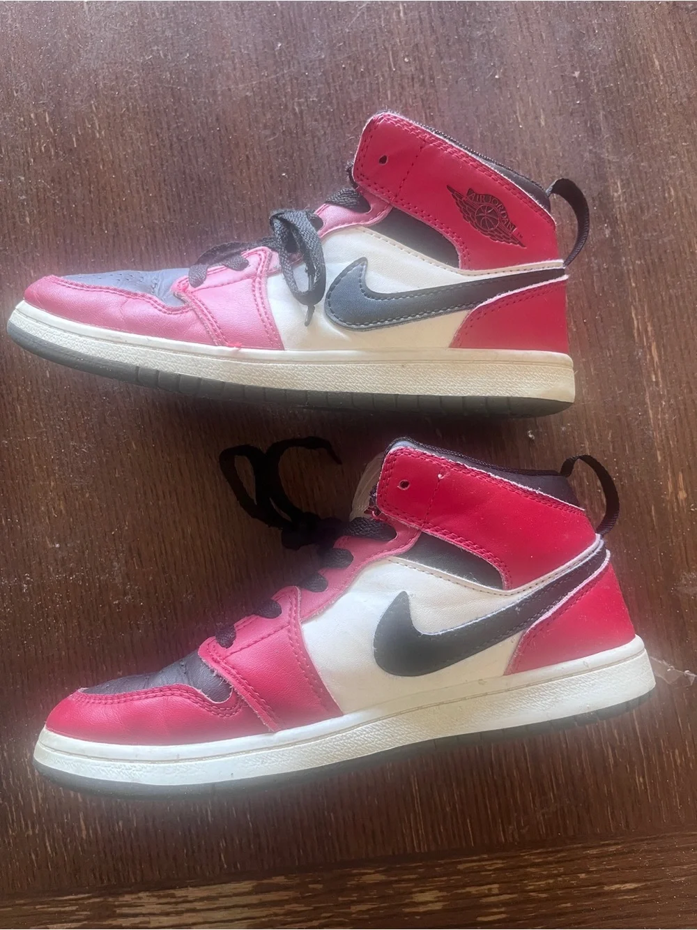 Jordan sneakers comes