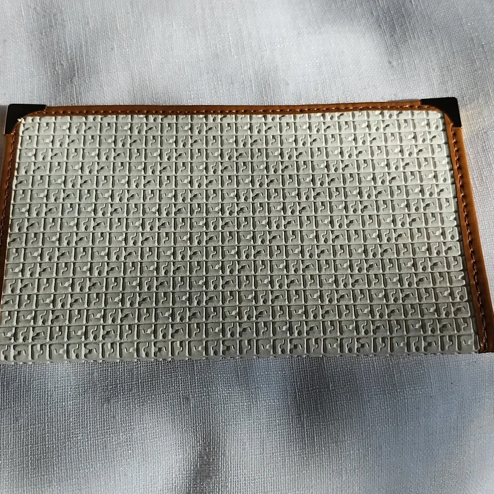 White Woven-Texture Women's Wallet Set with Tan Trim