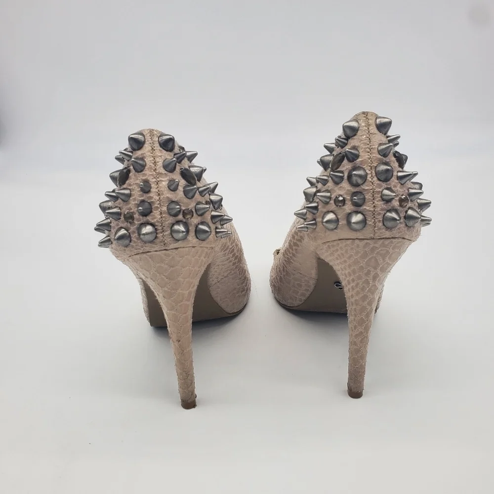 Simply Vera By Vera Wang Shoes Women 9 Grey Beige Stud Heels