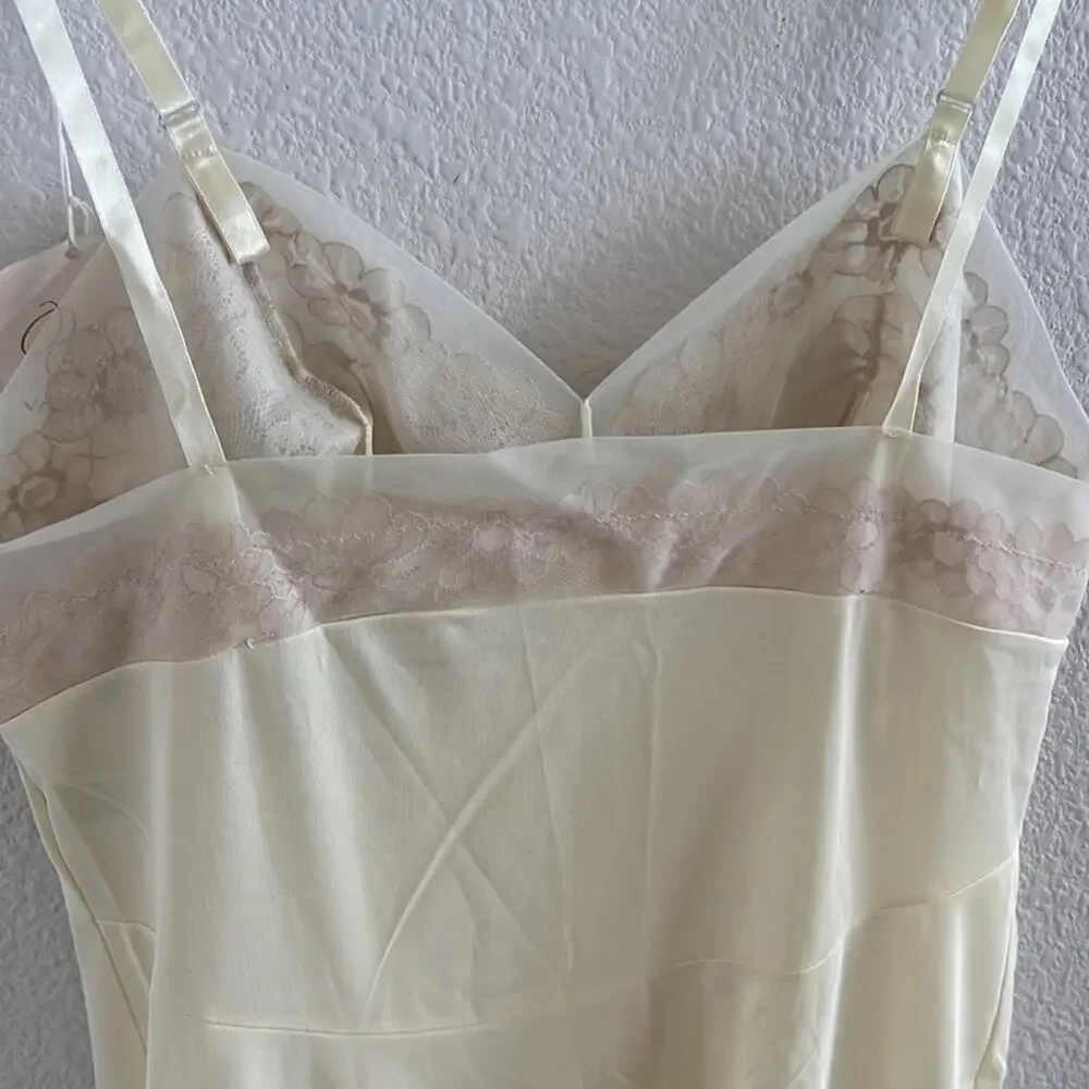 NWT Vintage Vanity Fair Slip Gown Neutral Cream Lightweight Small