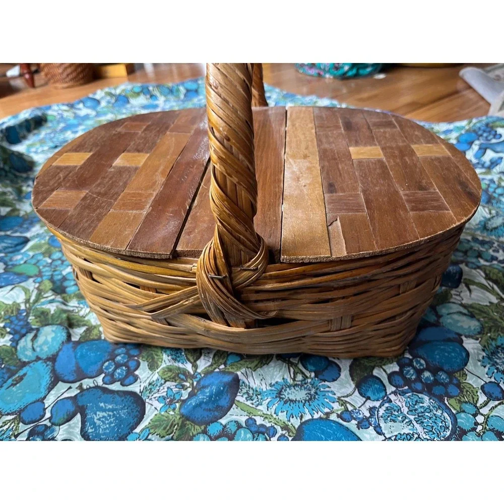 Unbranded vintage wicker