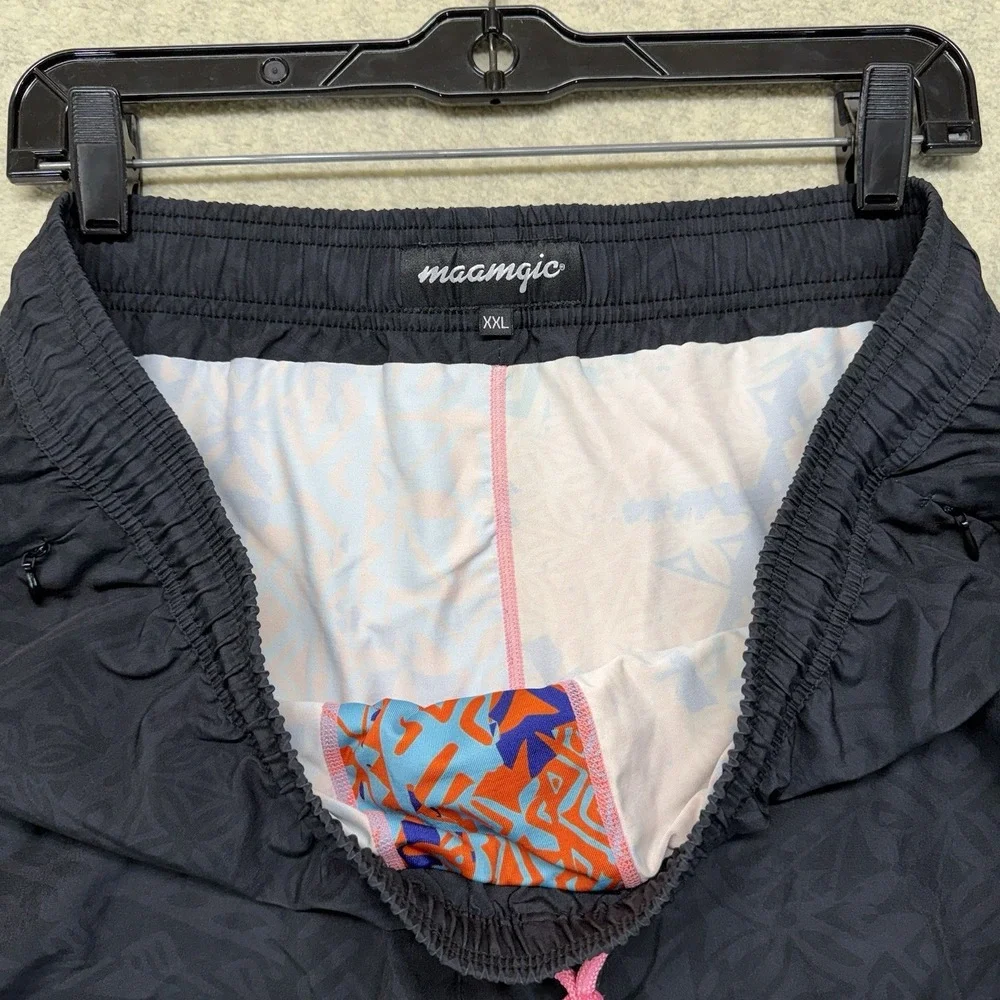 Maamgic men swim