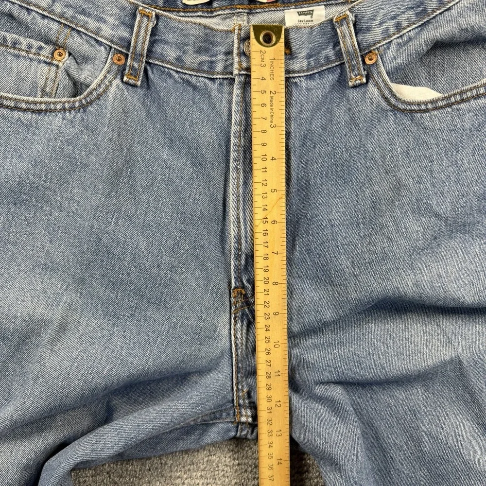 Vintage Levis 560 Comfort Fit Jeans Mens 38x32 Tapered Leg Medium Wash 90s Y2K