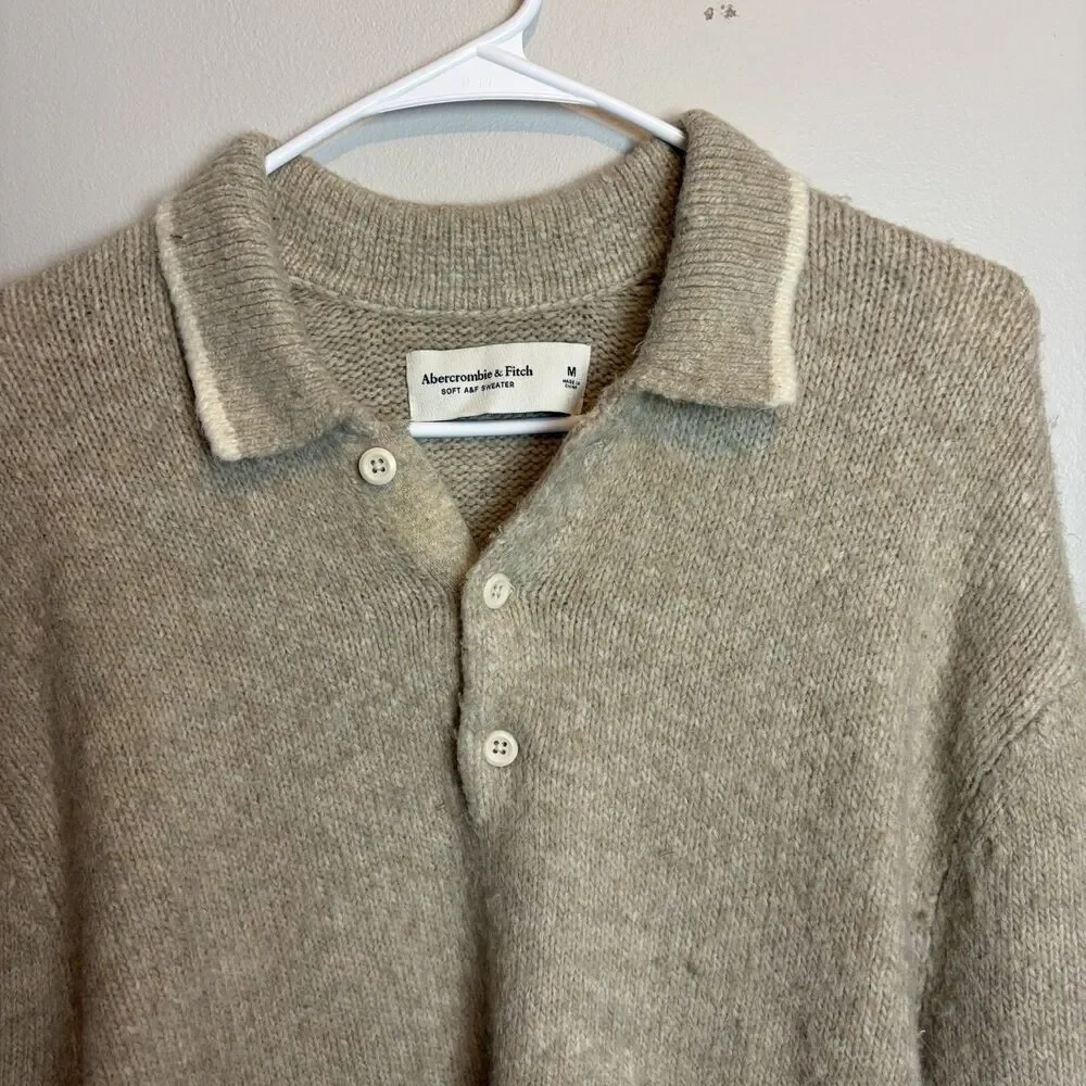 NWOT Abercrombie and Fitch Quarter Button Up Collared Size M Men