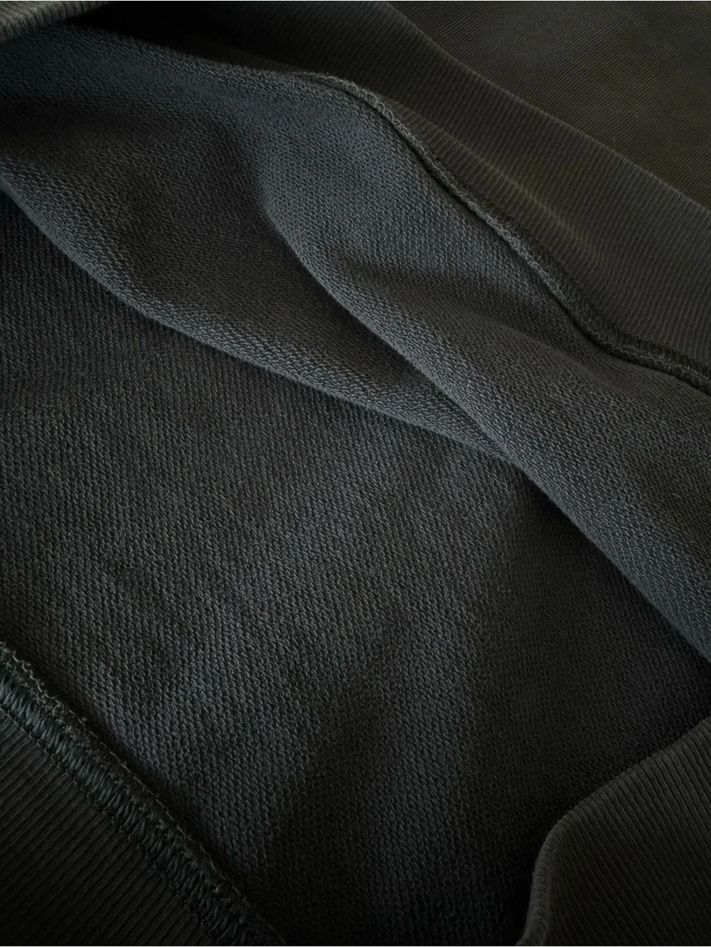 Patagonia Men's Crewneck Sweatshirt in Navy Blue