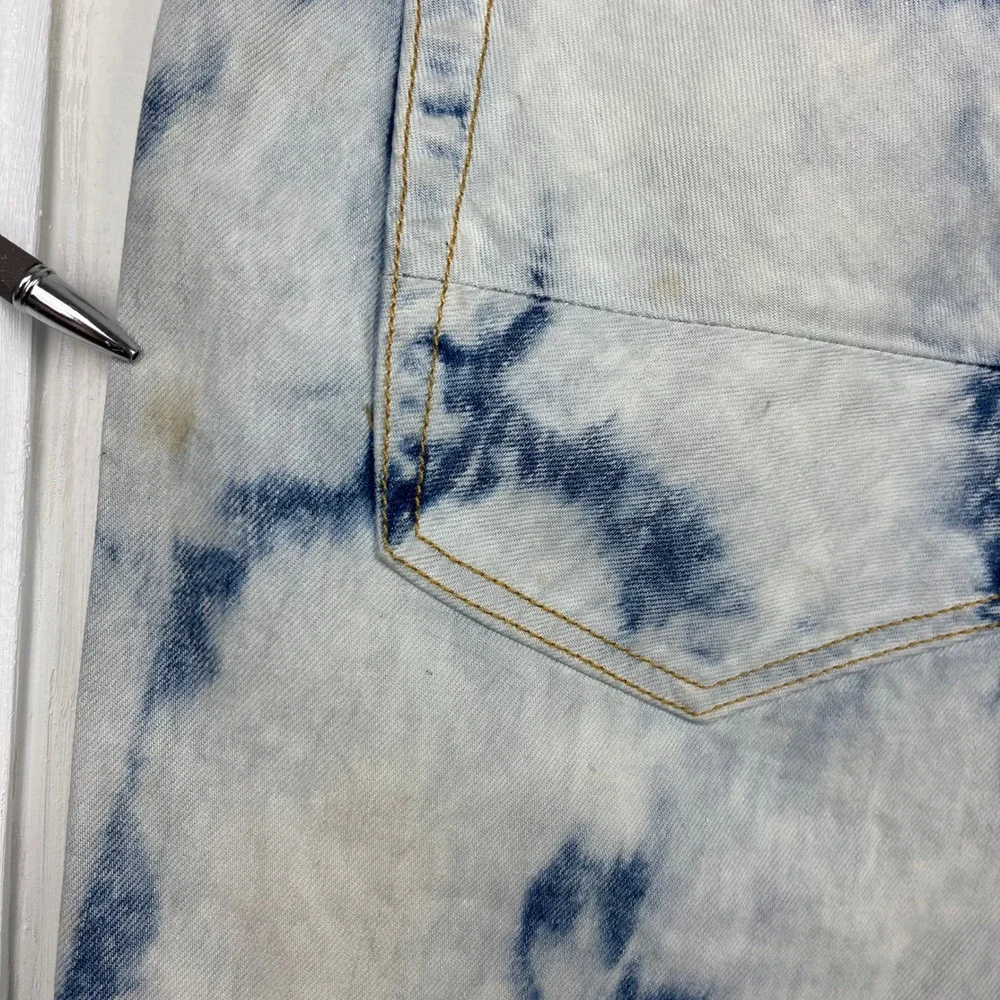 Akoo these shorts