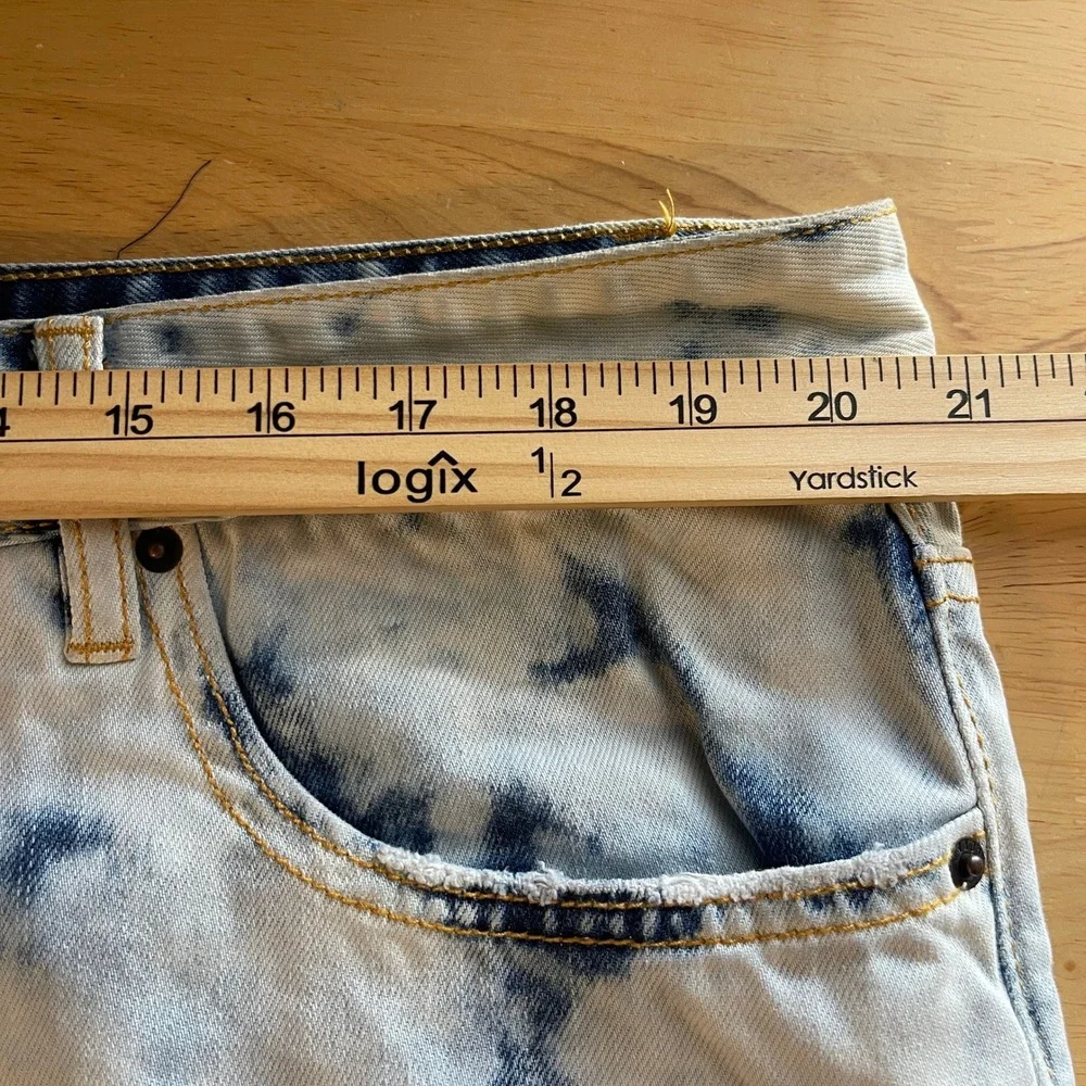 Akoo these shorts