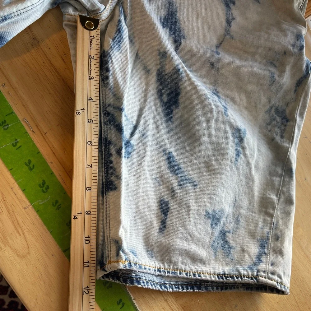 Akoo these shorts