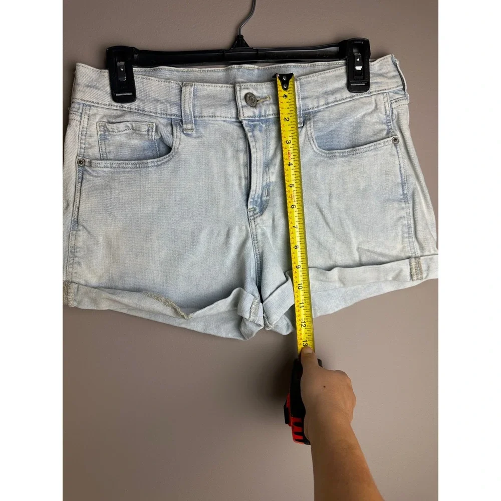 Old Navy Boyfriend Light Wash Cuffed Denim‎ Shorts Womens Size 6 Light Blue