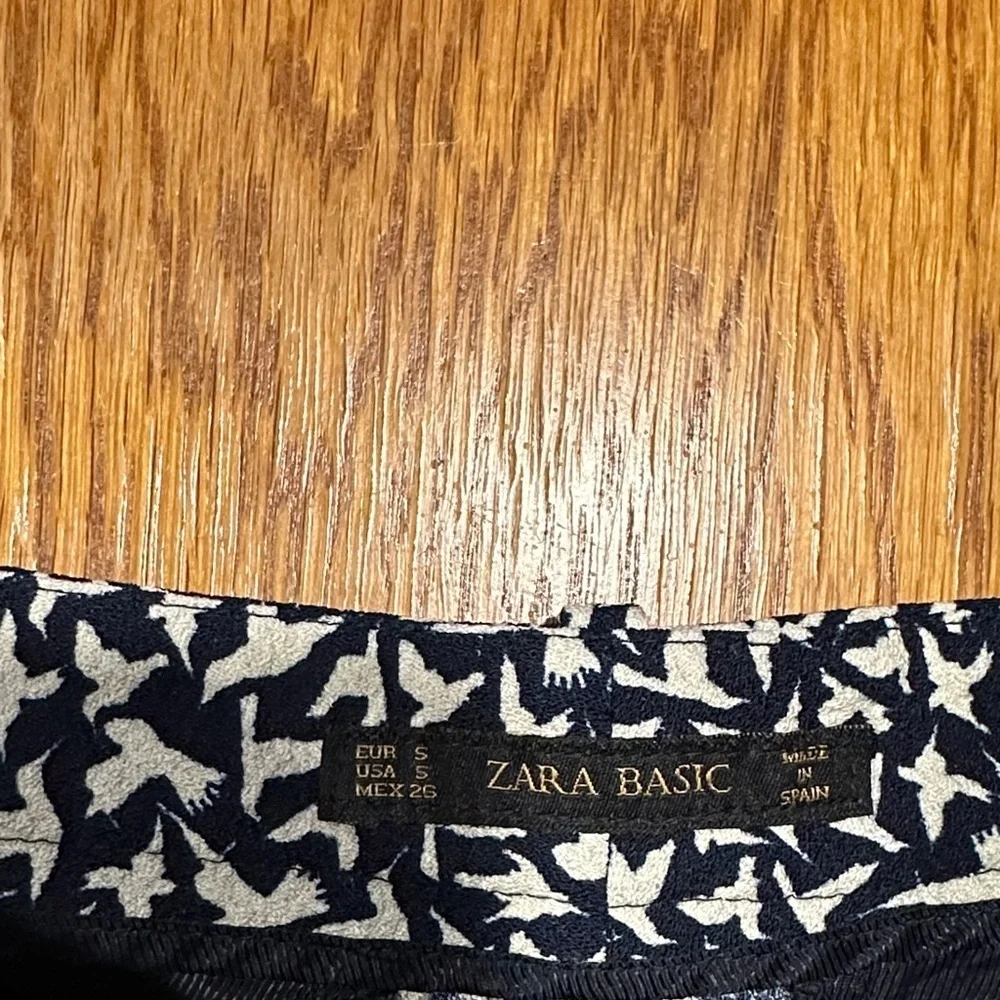 *ZARA* Basic Dark Blue Black x White Bird Pattern Shorts Size Small