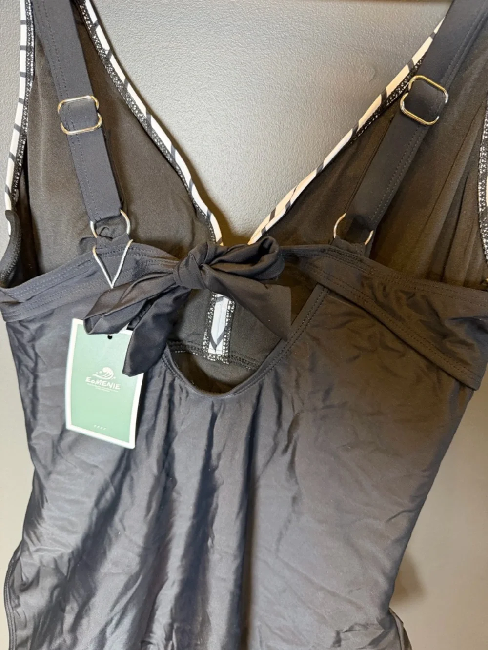 Eomenie retails $39