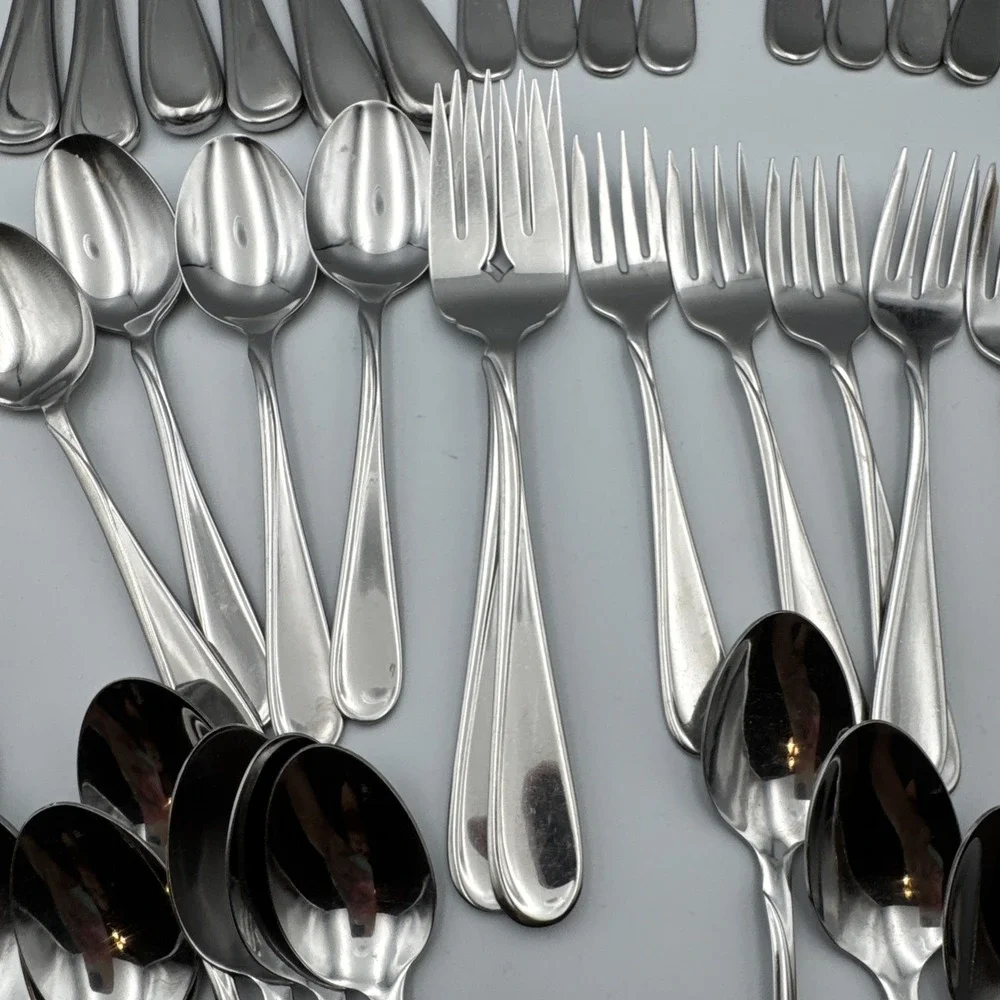 Oneida few stainless pcs