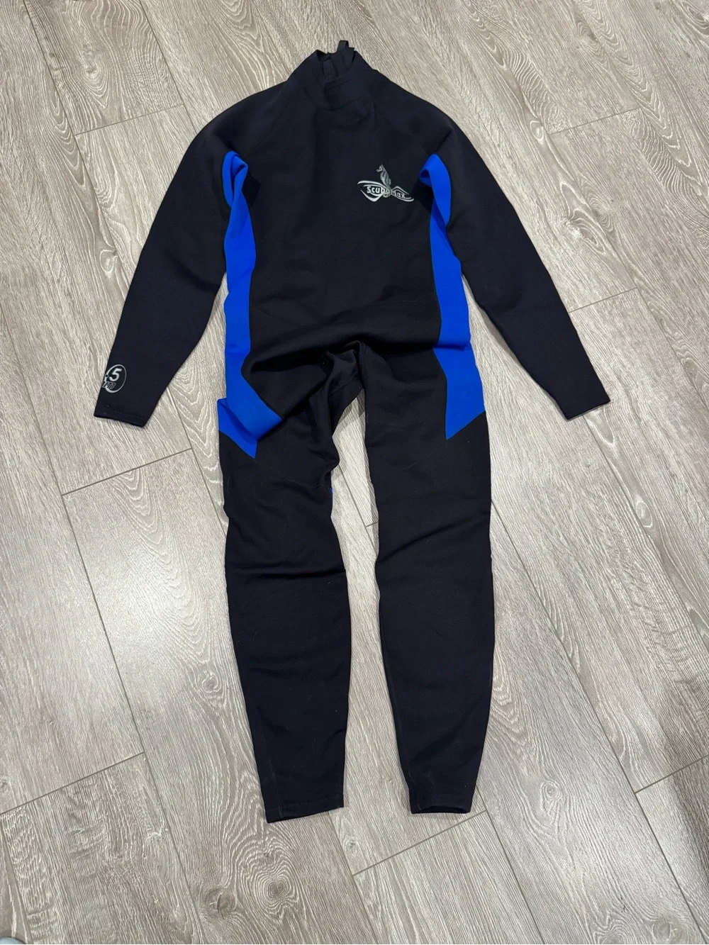 Scubamax Men’s‎ Black Wetsuit with Blue Panels Surf Beachy Athletic