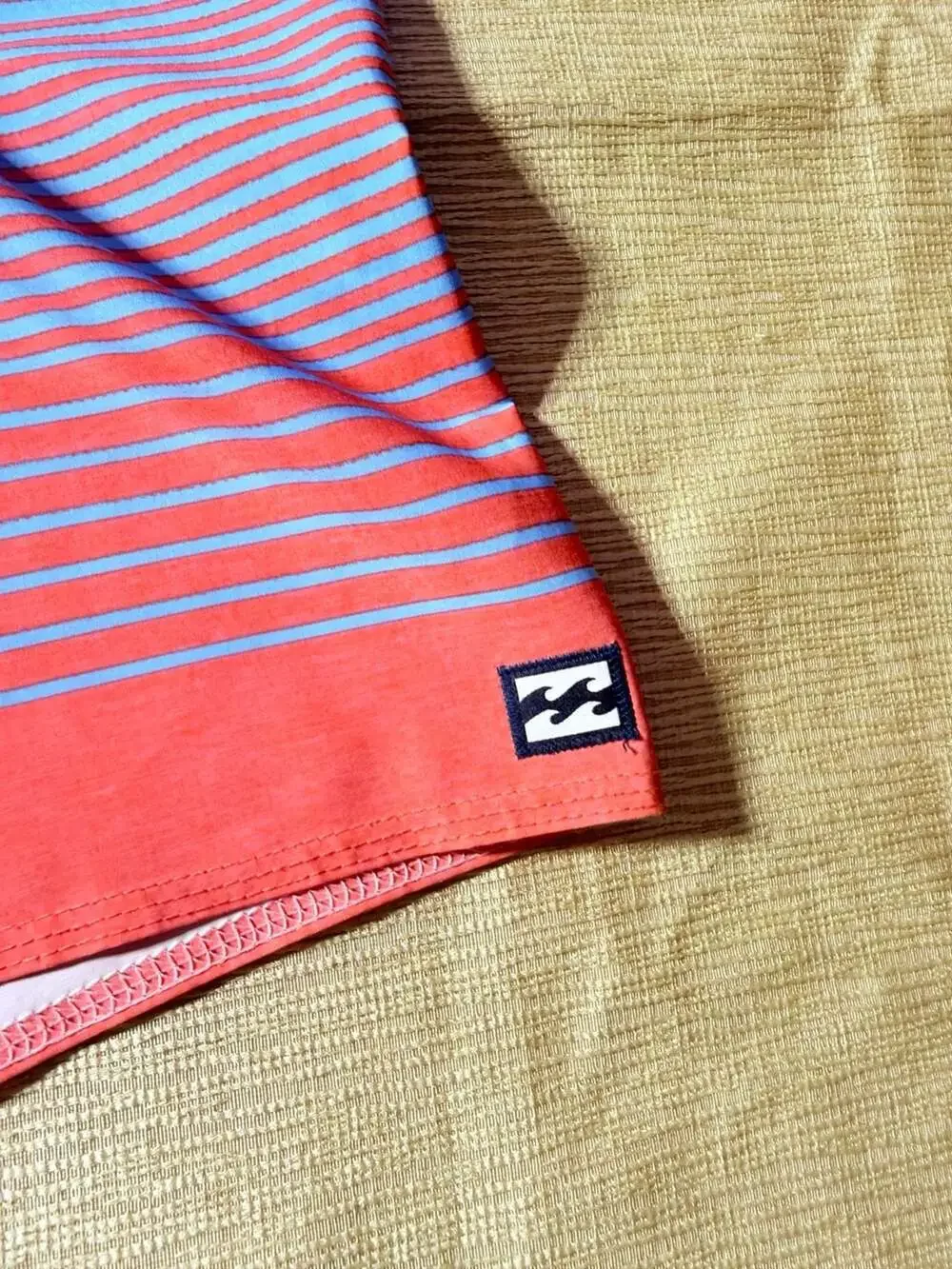 Billabong red blue