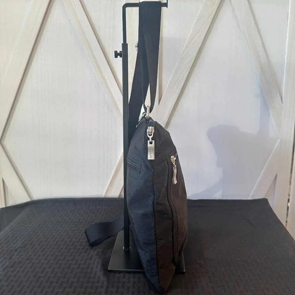 Baggallini The Pocket Slim Crossbody Bag