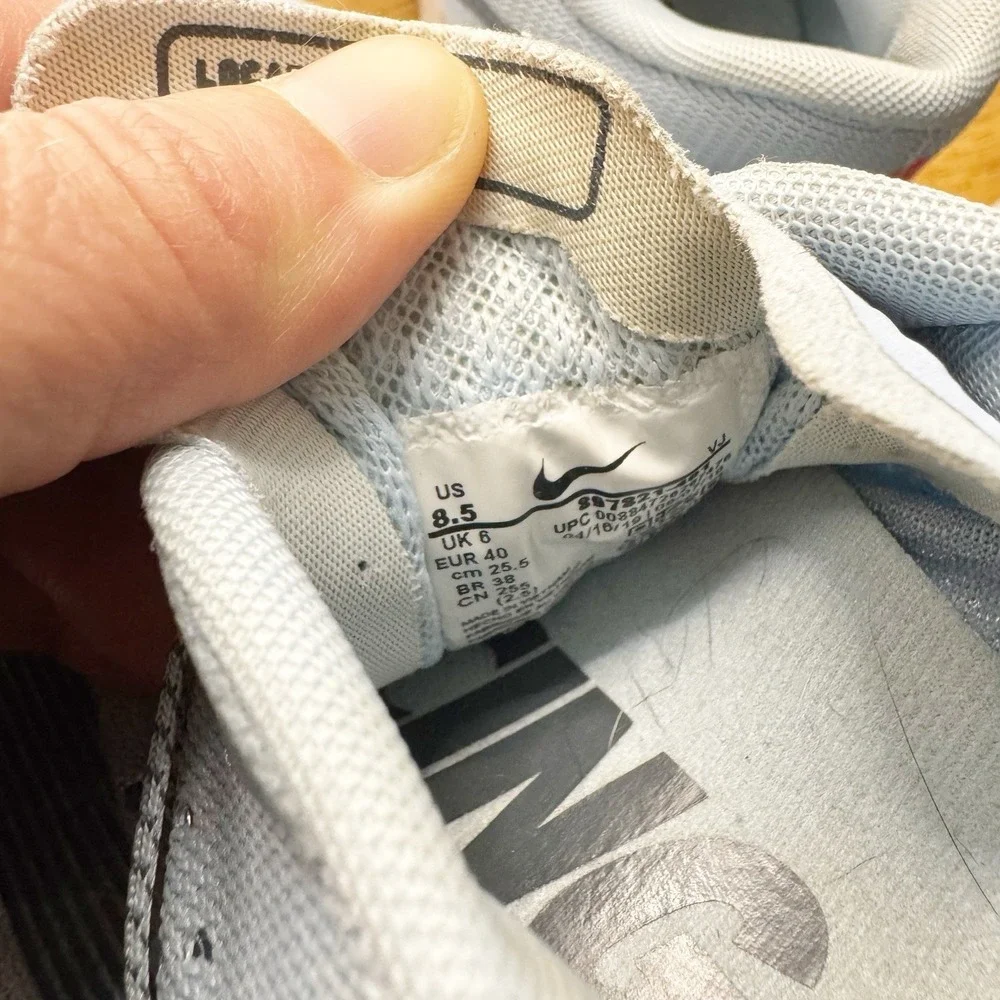 Nike there dirt