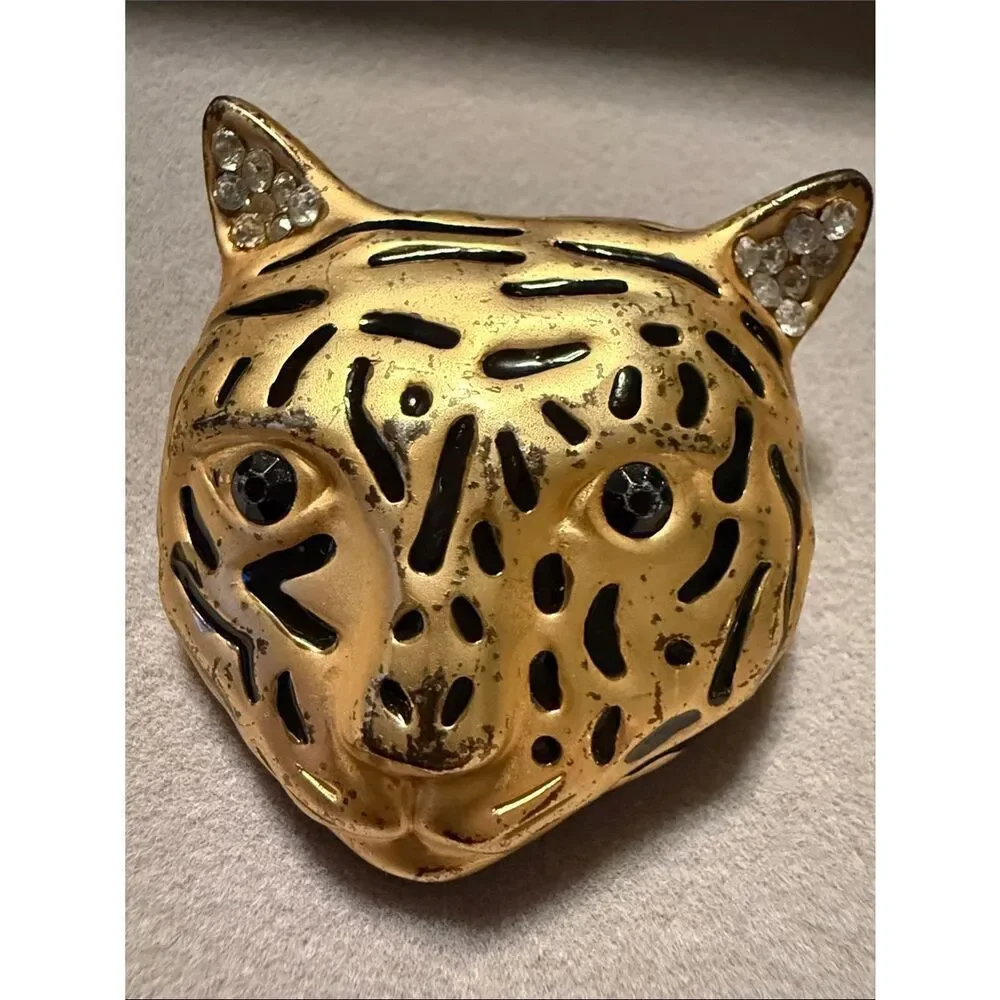 Vintage bold piece