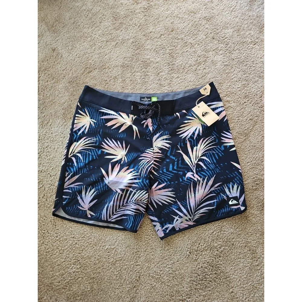 Quiksilver Mens Highlite Scallop Boardshorts Tropical Size 38