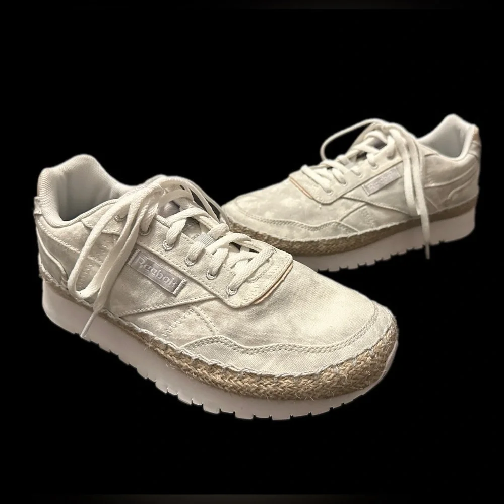 Reebok Women's Classic‎ Harman Run Cross Trainer- like new