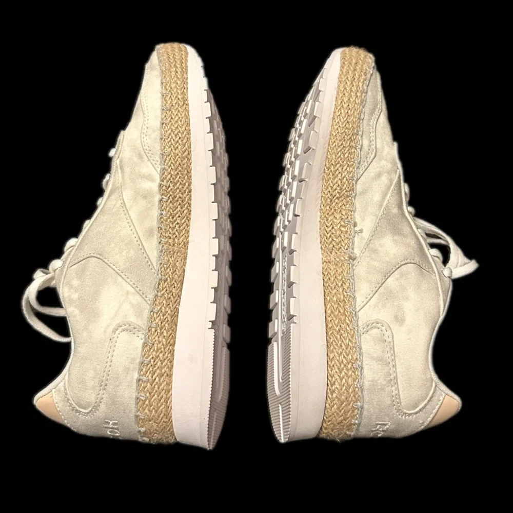 Reebok women classic