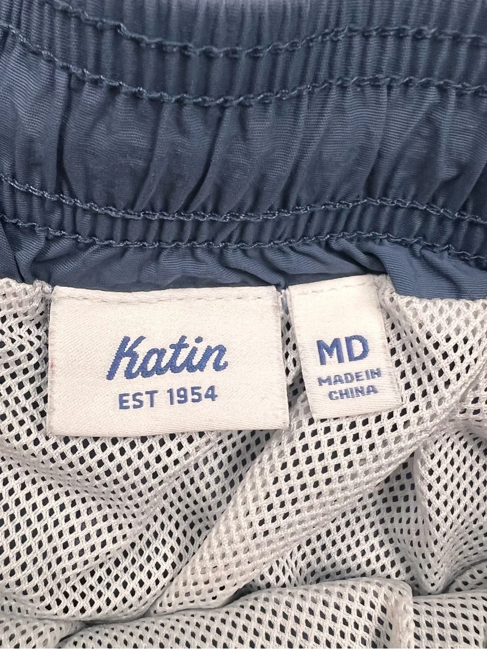 Katin poolside volley