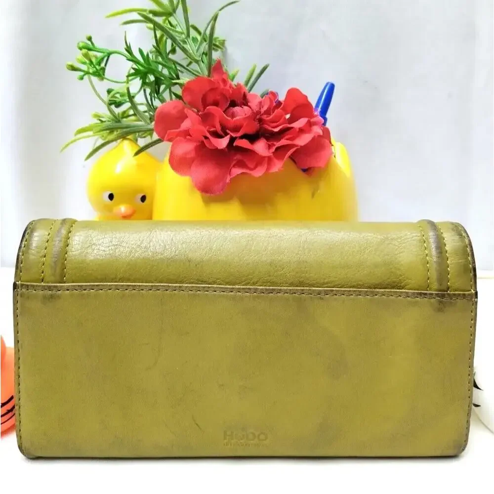 Hobo International Lime Green Yellow Leather Credit Card Bifold Wallet