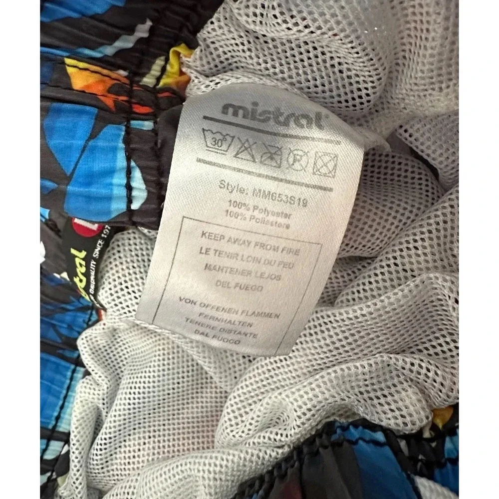 Mistral size men