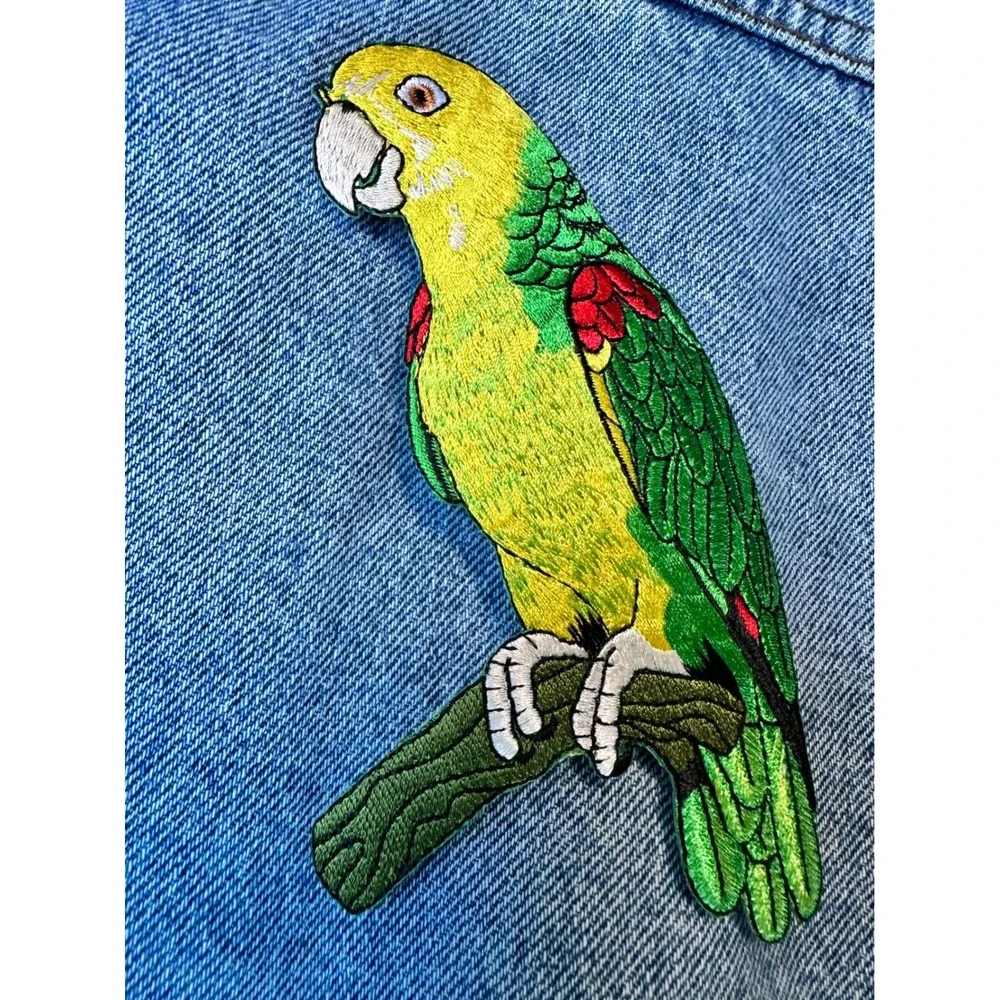N/A embroidered parrot