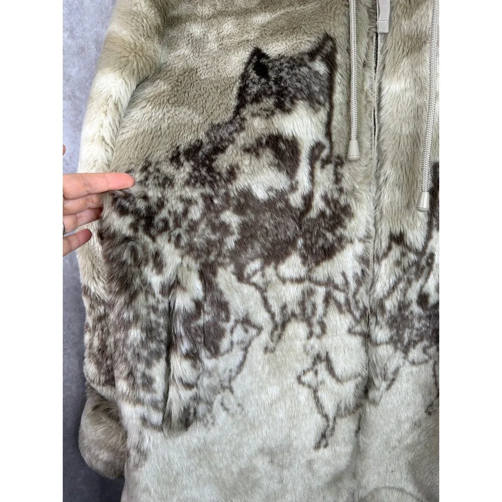 Guide Gear graphic hooded wolf