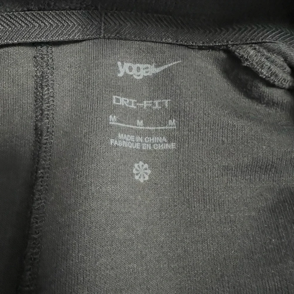 Nike yoga women’s