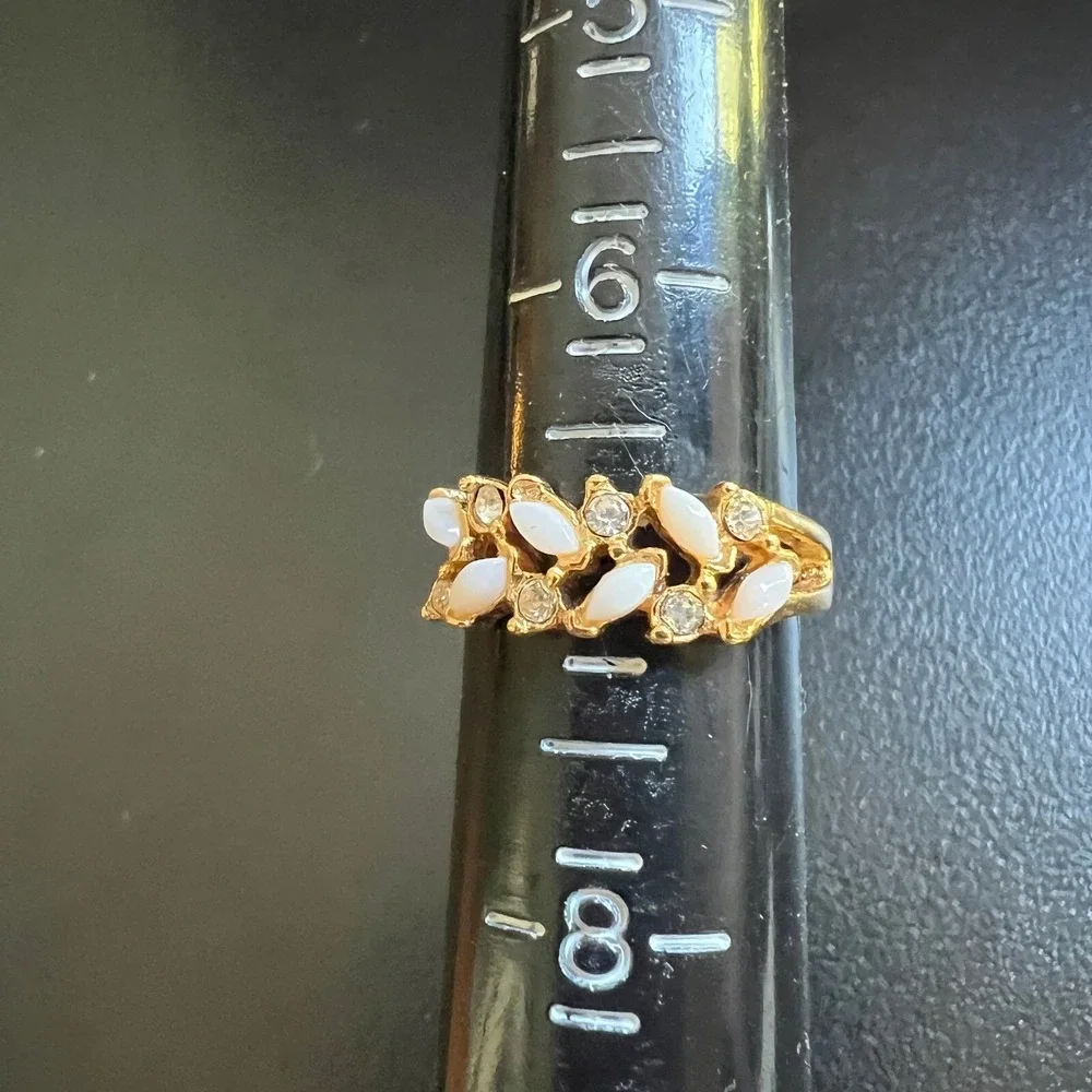 Womens Fashion Ring Faux Opal and Crystal Band Gold‎ Tone Size 7