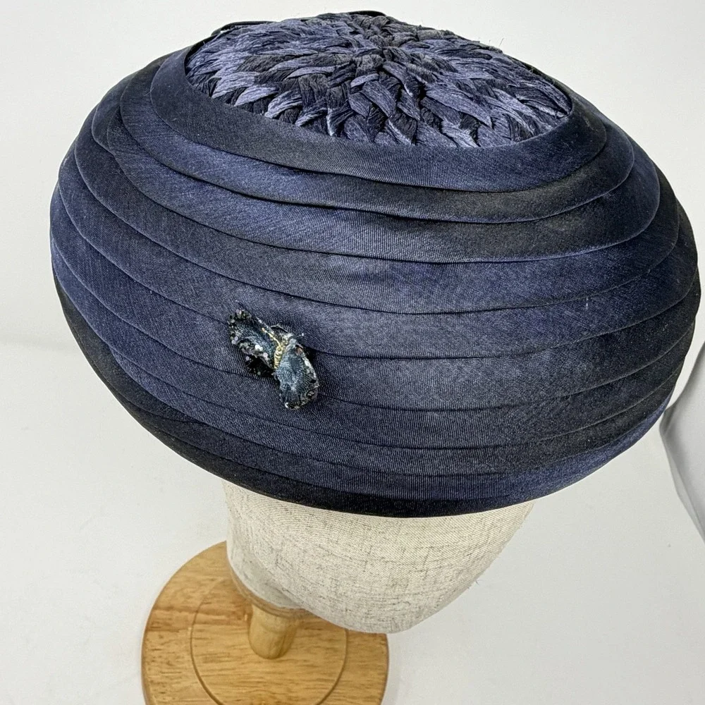 Vintage 1960s Navy Pillbox Hat Raffia Silk Faille Size 22 Jackie‎ O Style
