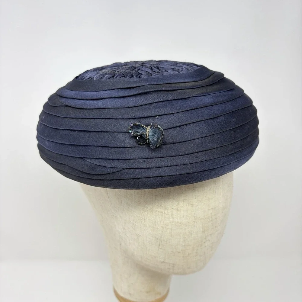 Vintage 1960s Navy Pillbox Hat Raffia Silk Faille Size 22 Jackie‎ O Style