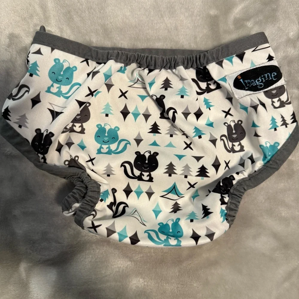 Imagine One-Size Diaper Cover‎ 8-35+ Lbs Lil Stinker Skunk Print