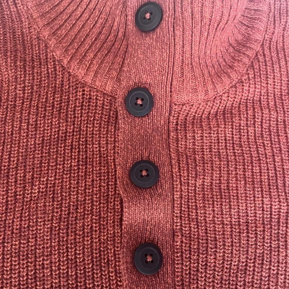 G.H. Bass & Co. classic crewneck