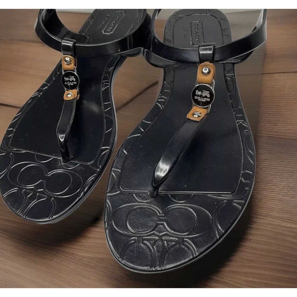 Coach Piccadilly‎ Sandals Womens Sz 6B Black Rubber T-Strap Thong Signature Logo