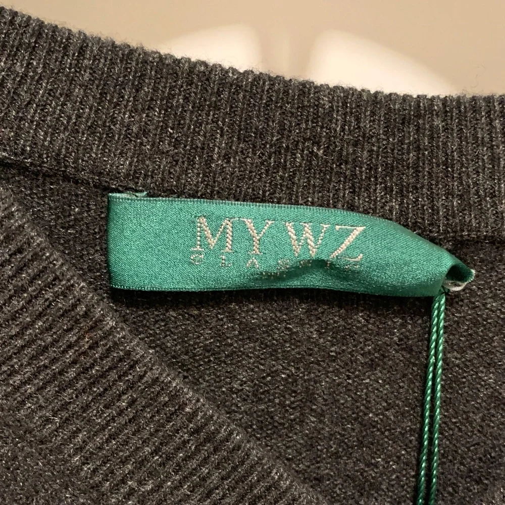 Classic V-Neck Sweater for Men in Black. Size:L.Brand New.