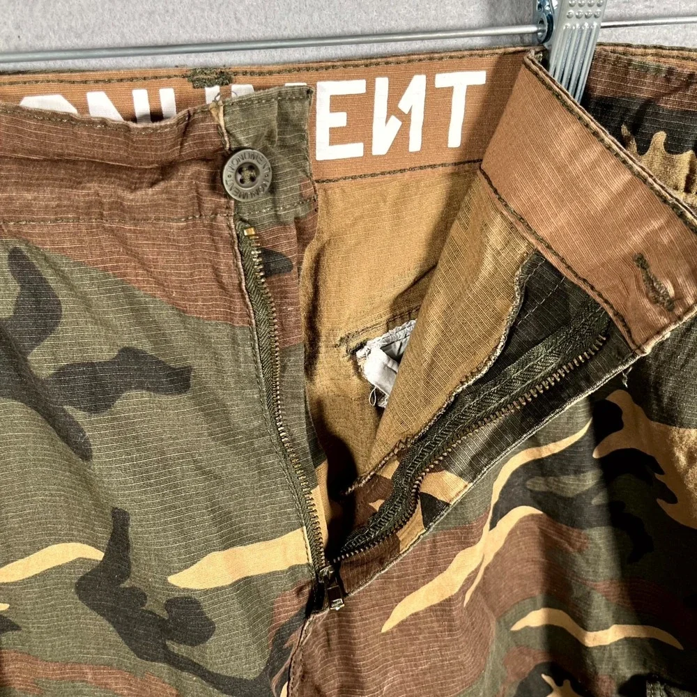 Monument Cargo Shorts Mens‎ 42 Brown Cotton Stretch Camo Woodland Ripstop Casual