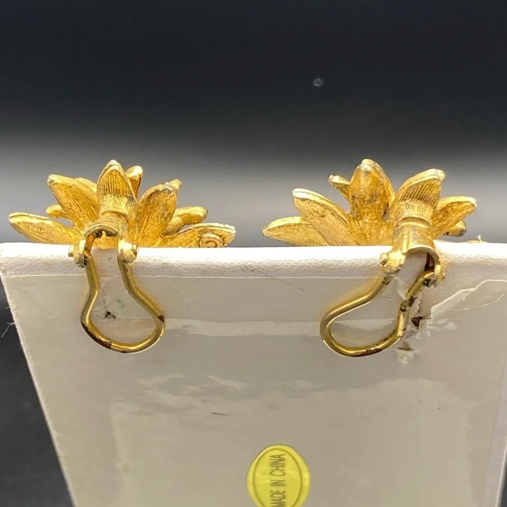 Vintage gold starburst