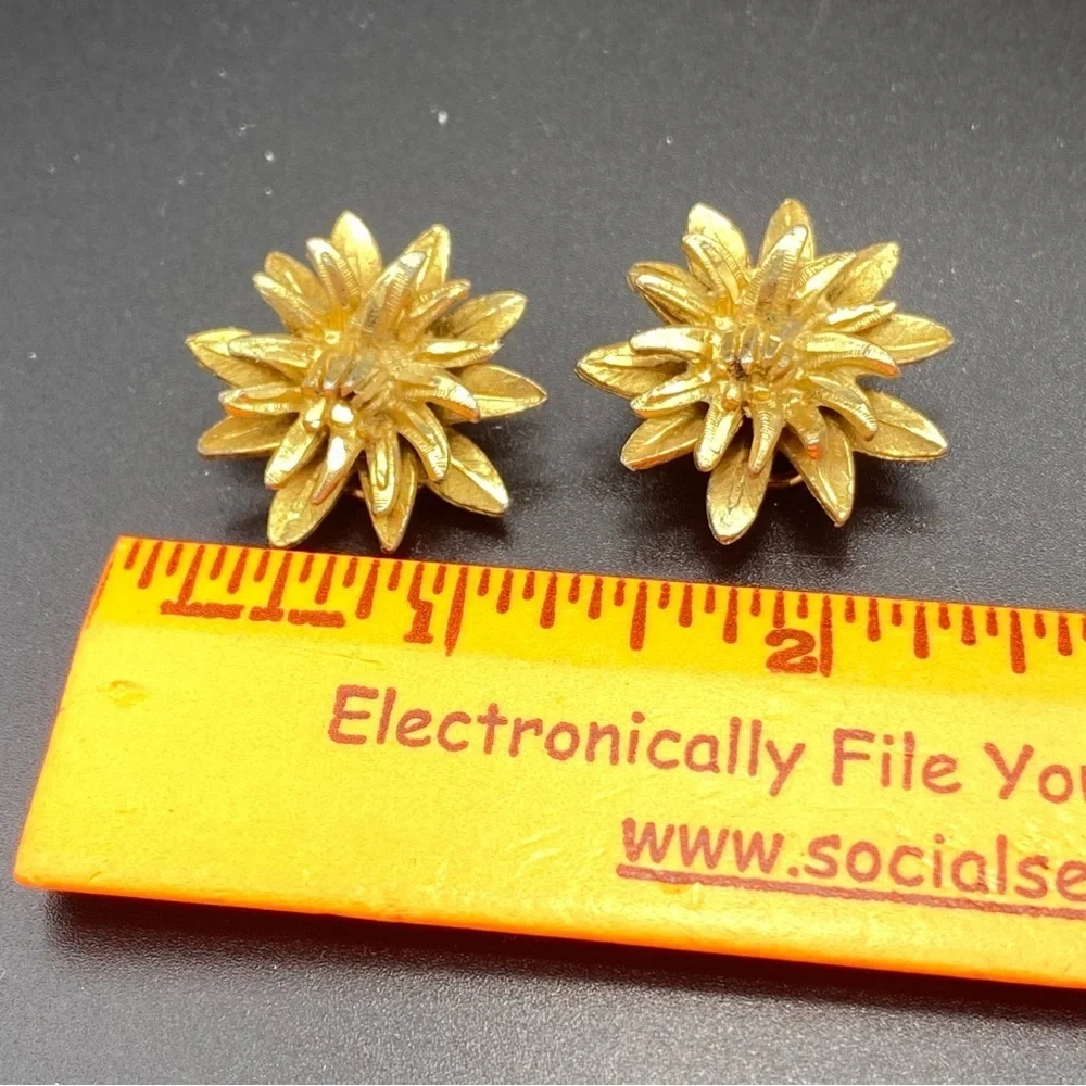Vintage gold starburst