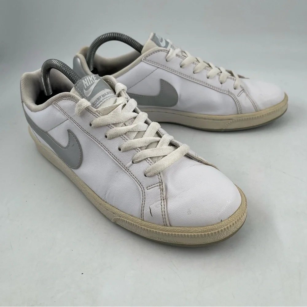 Nike excellent preowned