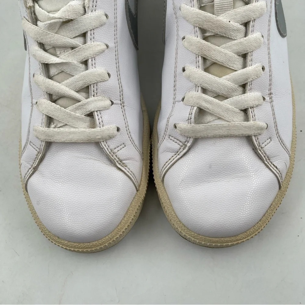 Nike excellent preowned