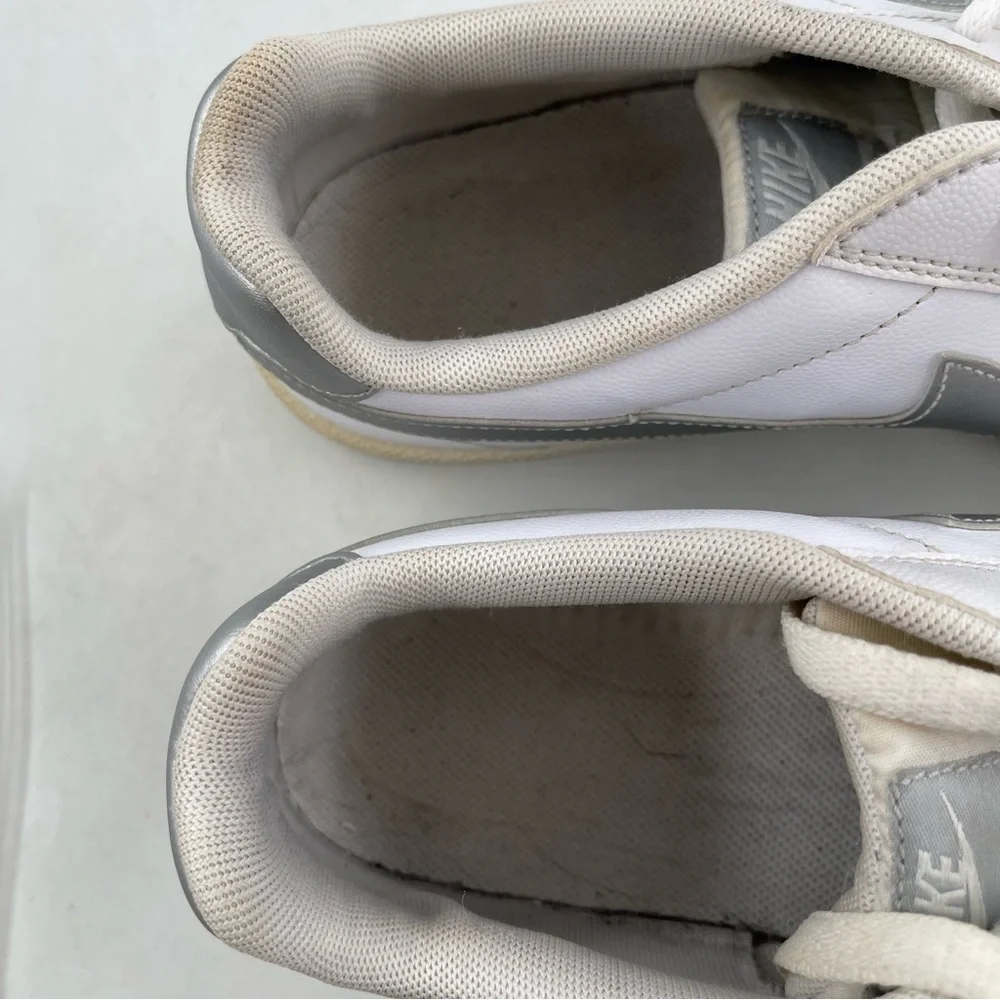 Nike excellent preowned