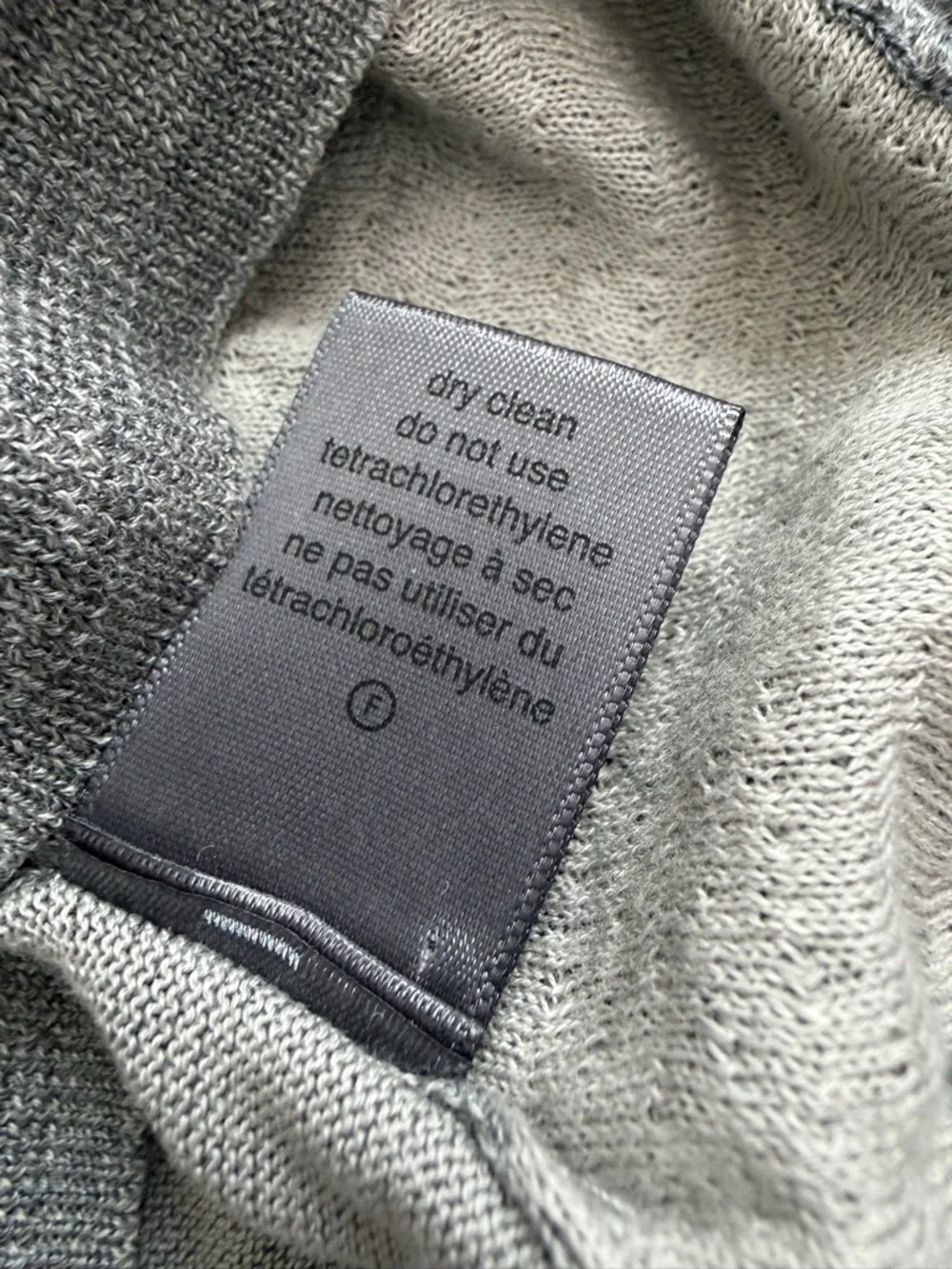 John Varvatos NWT Men's V-Neck Sweater Gray Silk Cotton Blend Lightweight Size L