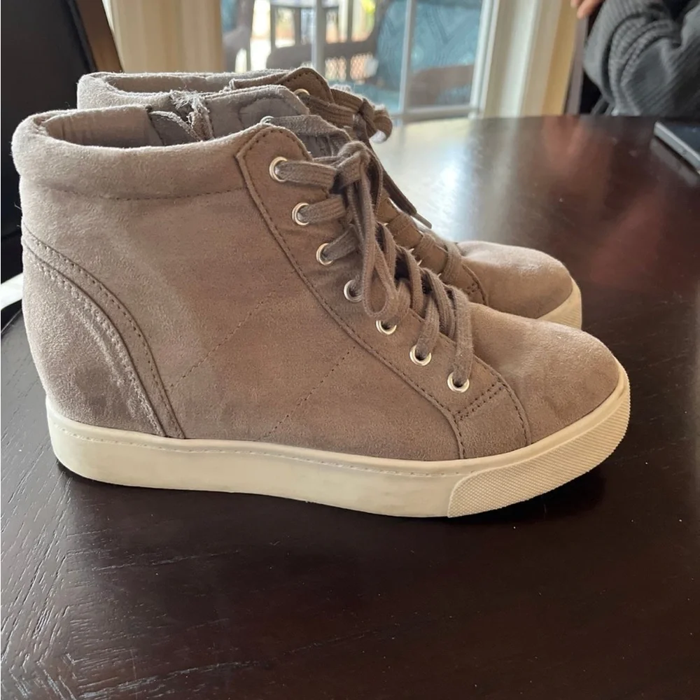 Soda womens preowned