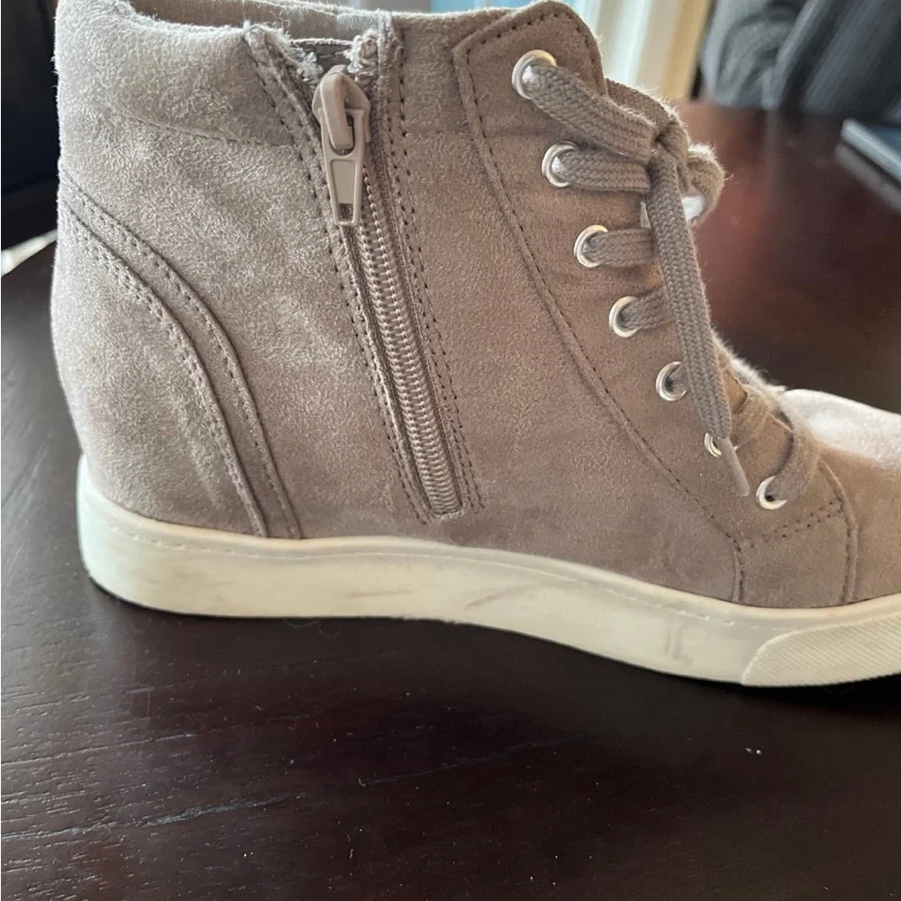 Soda womens preowned