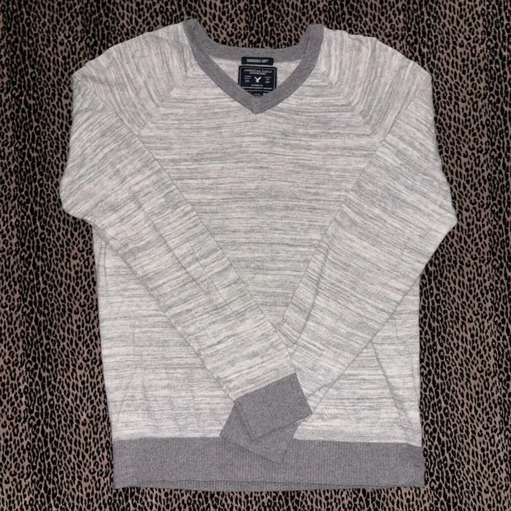 American Eagle Men's Grey Sweater